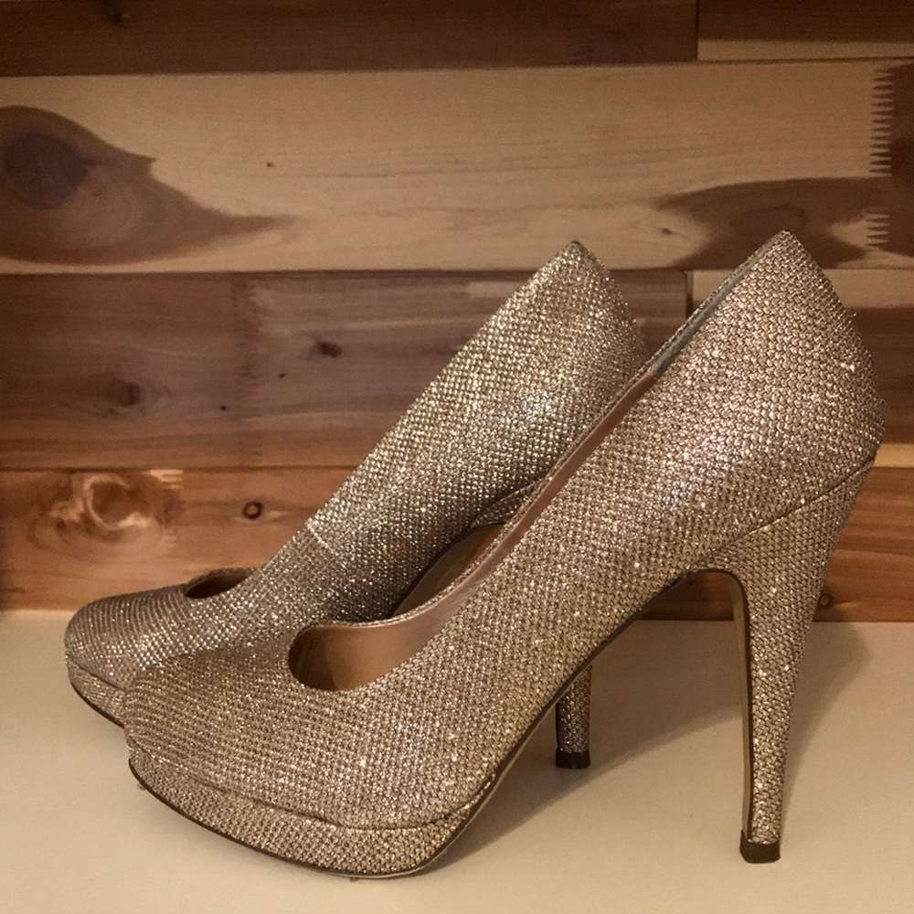 Glitter gold shoes!